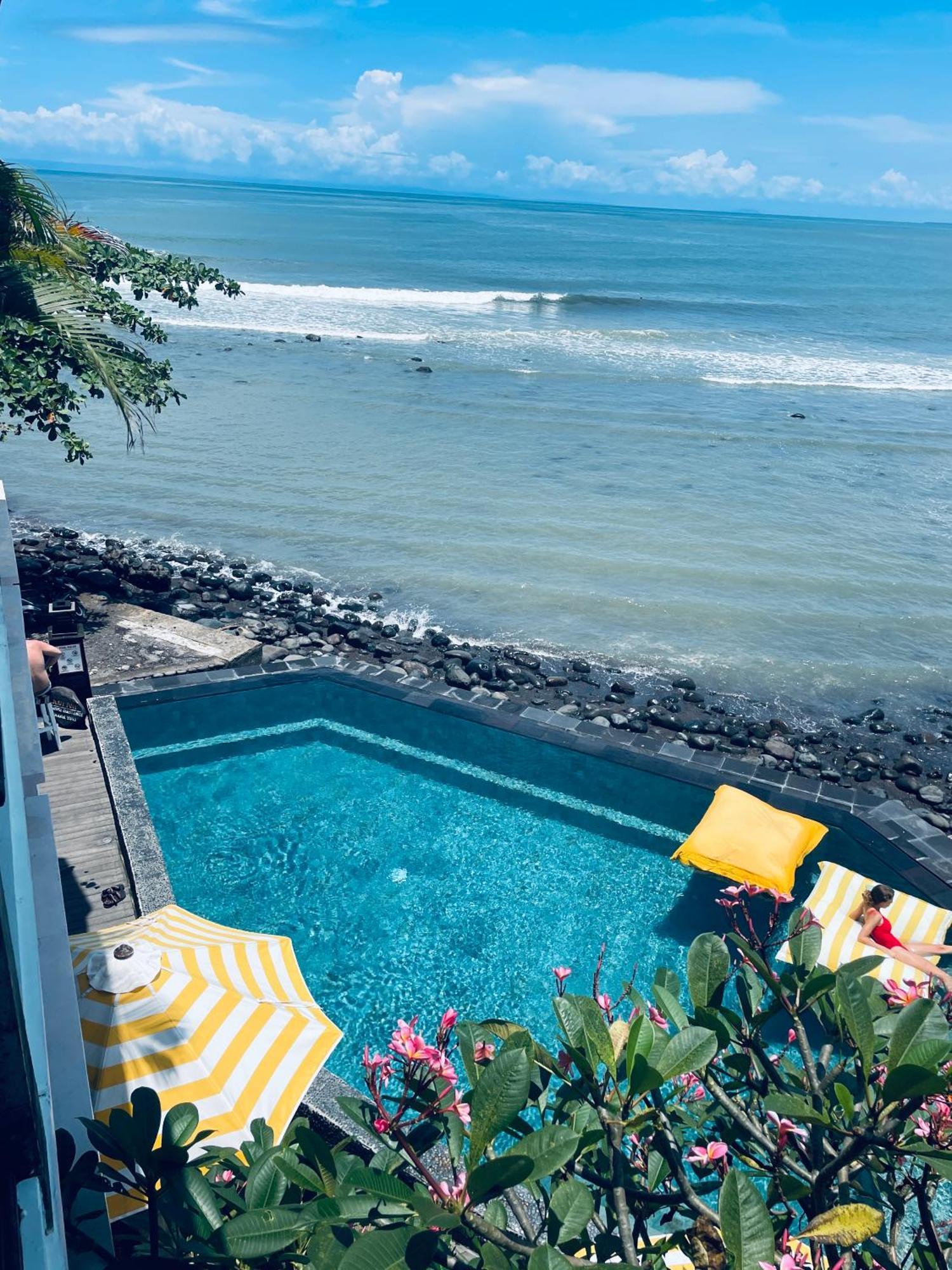 Hotel Bombora Medewi Pulukan Exteriér fotografie